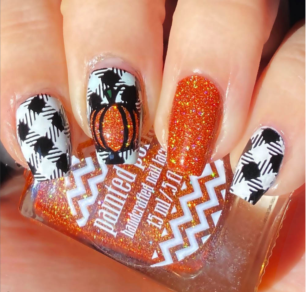 23 Black Nail Designs That are Anything But Boring