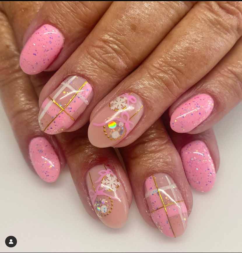 pink christmas nails ideas
