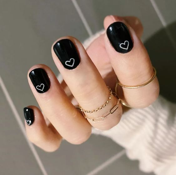 black valentines nails short