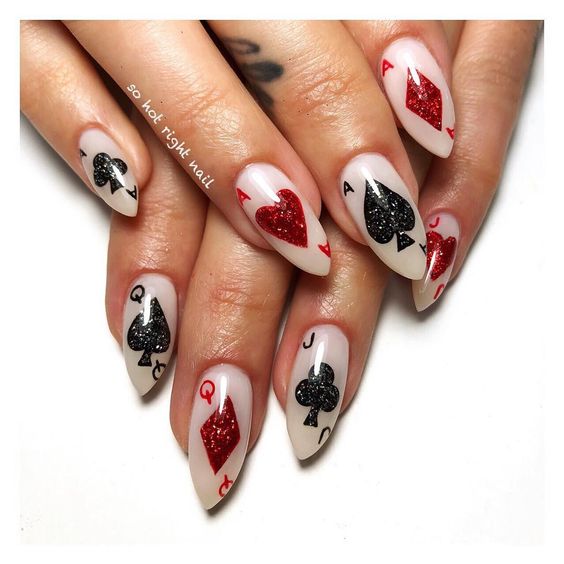queen of hearts nails