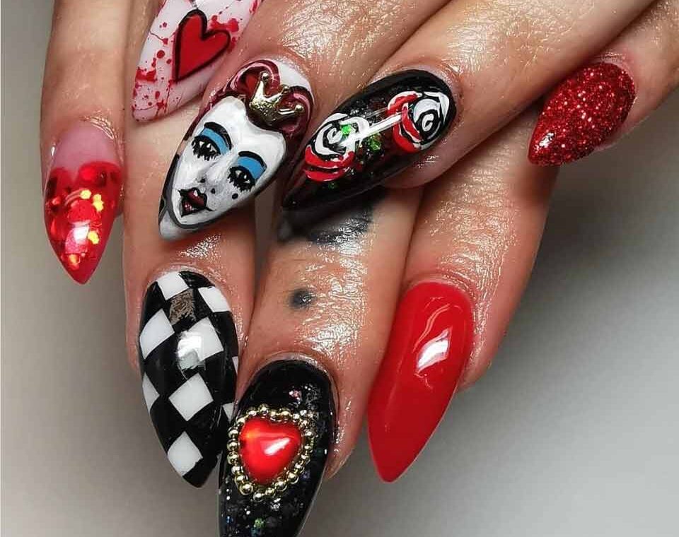 queen of hearts nails