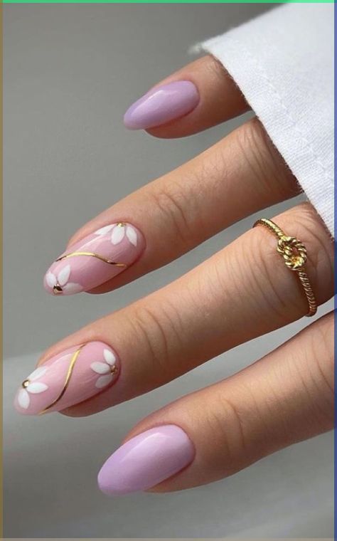 classy elegant spring nails with gold line