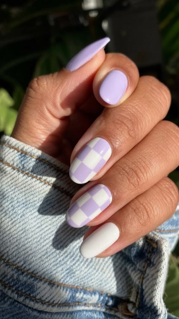 short spring nail designs with lavender gingham pattern and pastel purple nails